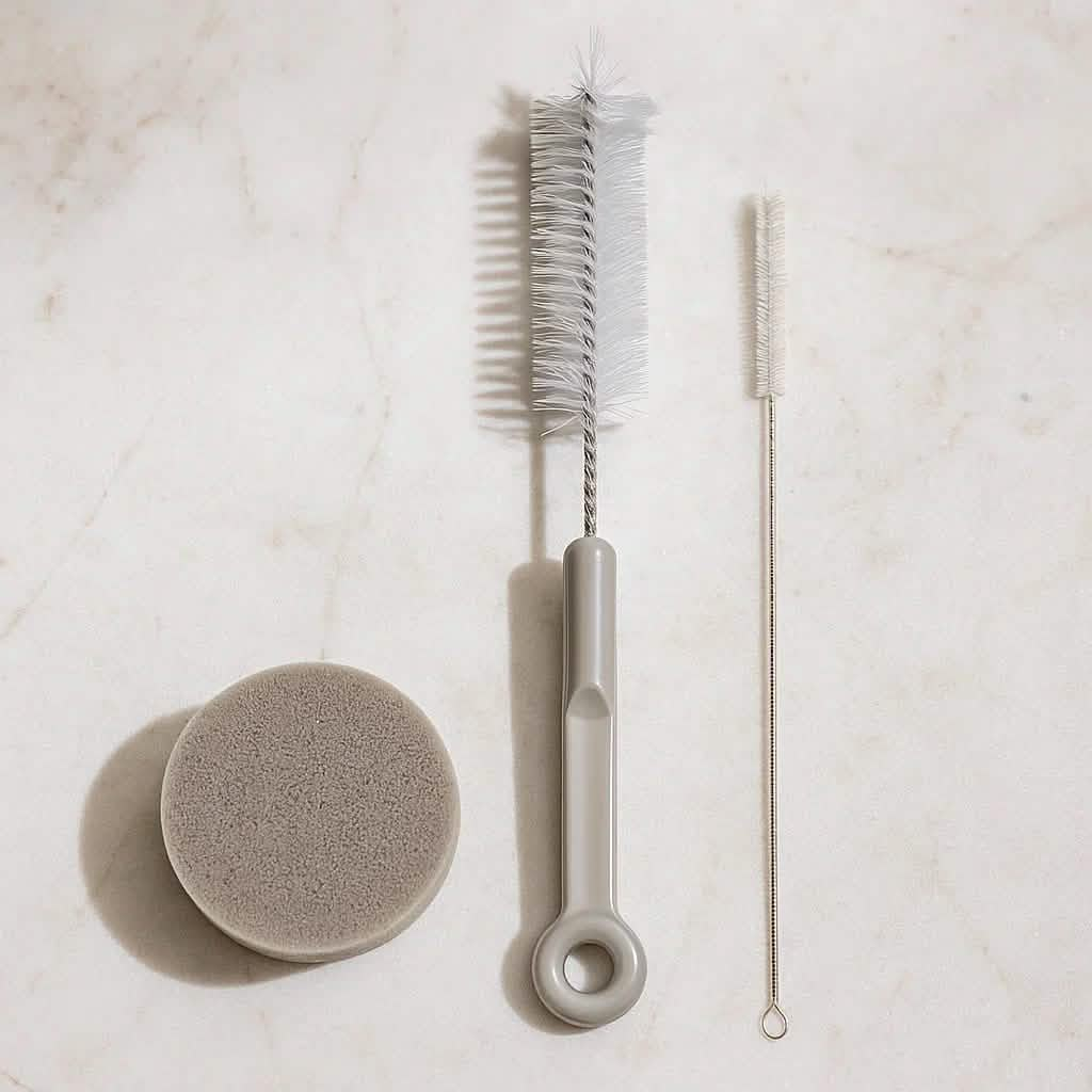 3-piece cleaning brush set.